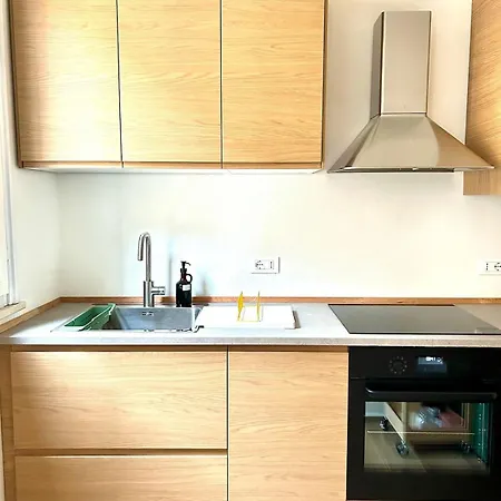 Al Civico 15 - 300 M Dal Duomo - Permesso Ztl Gratuito Apartamento